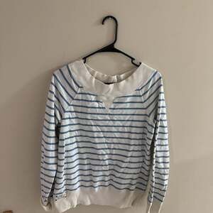 Sailor-Style Striped Off-the-Shoulder Sweatshirt M